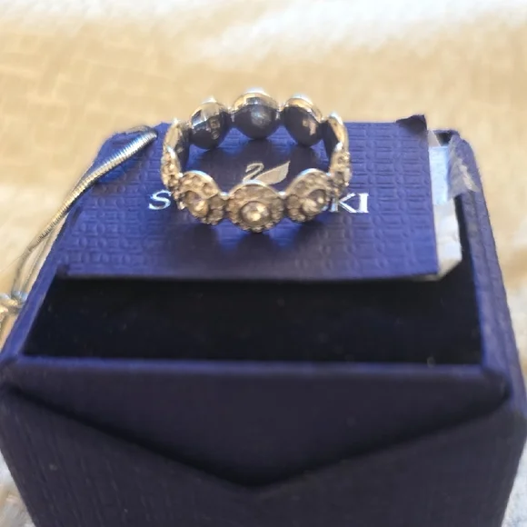Swarovski Silver and Crystal Embellished Ring Size 5.5 - Picture 3 of 3